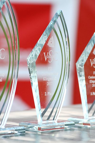 We bring you items that will justly reward star performers and inspire others to their full potential. Recognition